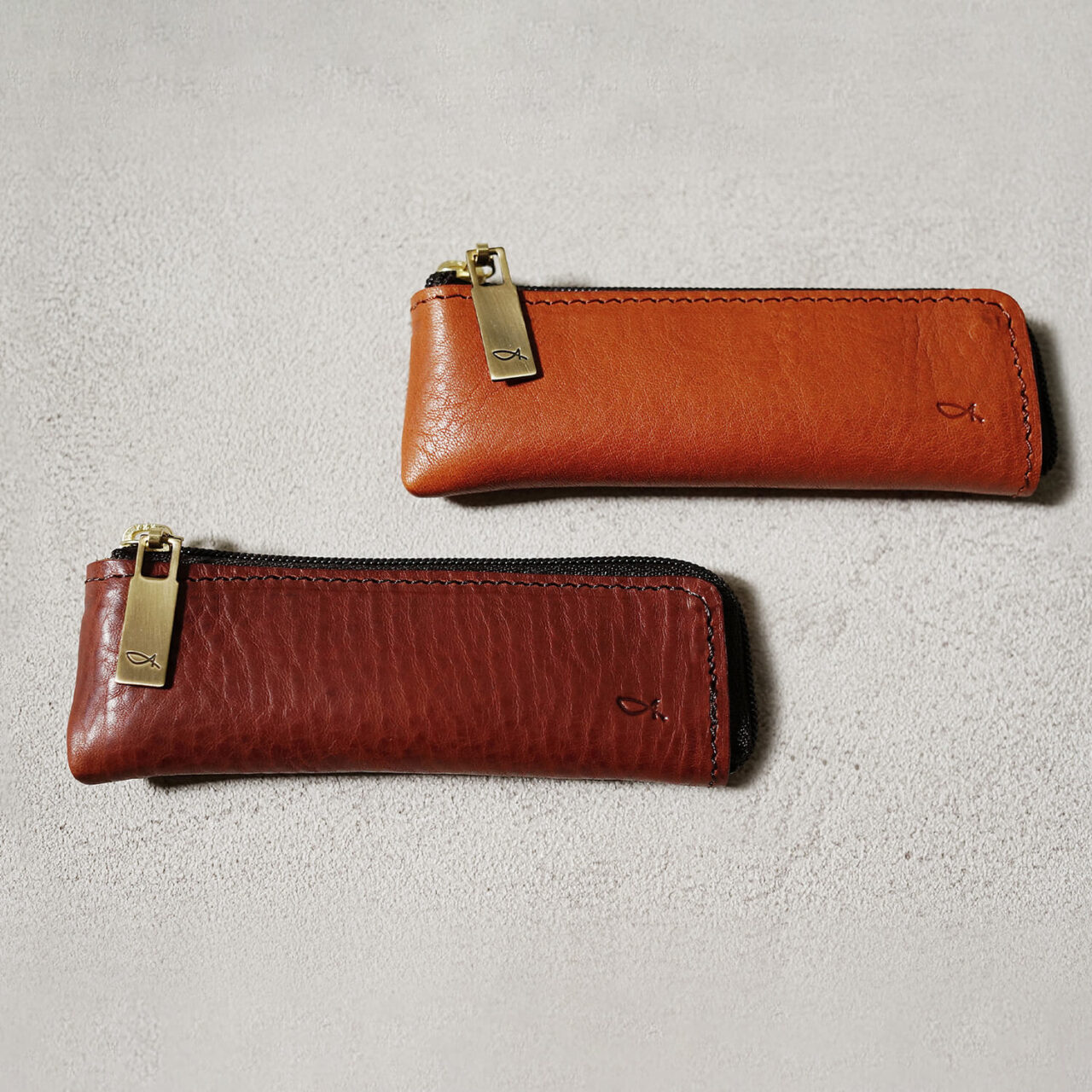 Oil leather gum case