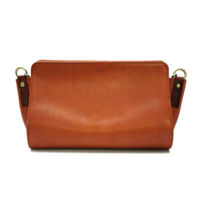 Crossbody bag with pinched side gussets