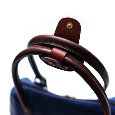 Non-slip shoulder grip