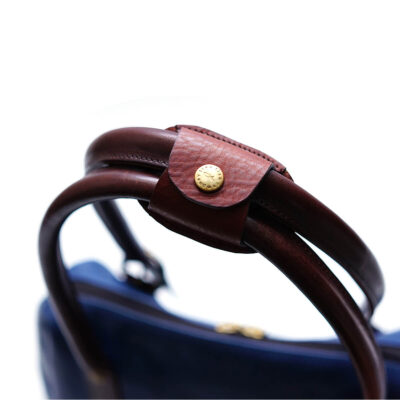Non-slip shoulder grip
