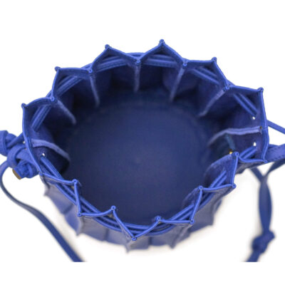 Drawstring adjustable shoulder bag