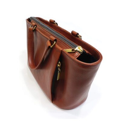 Tote bag with a concealed zipper