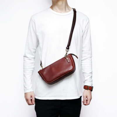Oiled leather small crossbody bag