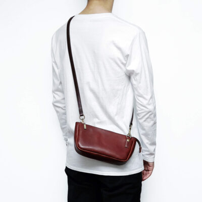 Oiled leather small crossbody bag
