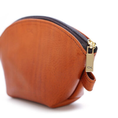 Fan-shaped pouch