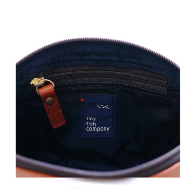 Fan-shaped pouch