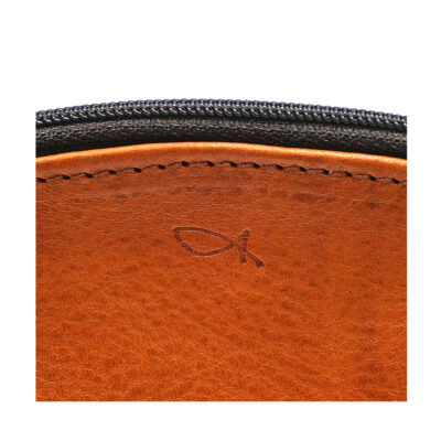 Fan-shaped pouch
